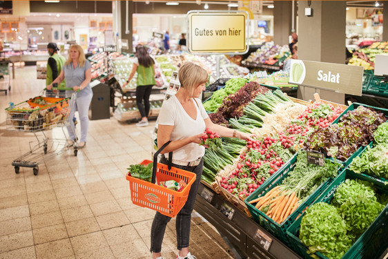 Im Globus Wiesbaden-Nordenstadt finden Globus-Kund:innen eine große Vielfalt an regionalen Obst- und Gemüsesorten.