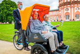 Wiesbaden erkunden, in das Stadtzentrum fahren oder einfach einen schönen Tag in der frischen Luft erleben. Dieses vertraute Lebensgefühl soll das Projekt "Radfahren gemeinsam neu entdecken" Personen mit Bewegungseinschränkungen zurückbringen.