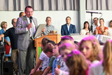 Kultusminister Lorz begrüßt die neuen ABC-Schützen der Grundschule Bierstadt und der Robert-Schumann-Schule in Wiesbaden