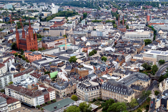 Die Stadt weiterdenken: Innenstadtprojekte interdisziplinär voranbringen das macht ab 2022 eine Arbeitsgruppe in Wiesbaden.