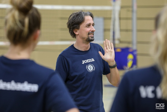 VCW-Cheftrainer Benedikt Frank ist mit seinem Team in die Saisonvorbereitung gestartet