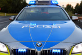 In Schlangenlinien und mit reichlich Alkohol im Blut über die Autobahn am Samstag bei Wiesbaden gefahren. Die Polizei stoppten den Mann mit 2,6 Promille.
