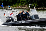 Sicherheit auf dem Wasser: Ministerpräsident Boris Rhein besuchte am Montag, 7. August die Wasserschutzpolizei Wiesbaden zusammen mit Landtagspräsidentin Astrid Wallmann.