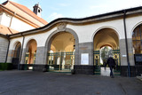 Für Beerdigungen und Trauerfeiern auf Wiesbadens Friedhöfen gelten derzeit strenge Regeln.