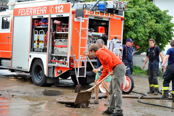 Wiesbadener Einsatzkräfte unterstützen die örtlichen Helfer nach der Flutkatastrophe in Nordrhein-Westfalen und Rheinland-Pfalz, bei der Bekämpfung der Folgen von Starkregen und Hochwasser.