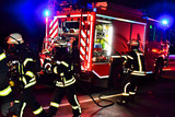 Am Dienstagabend forderten gleich mehrere parallele Einsätze Einheiten der Wiesbadener Feuerwehr. Unter anderem kam es zu einem erneuten Brandereignis in der leerstehenden Carl-von-Ossietzky-Schule im Stadtteil Klarenthal, bei dem mehrere Freiwillige Feuerwehren zum Einsatz kamen.