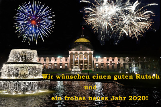 Silvester 2019/2020 in Wiesbaden mit Sekt und Feuerwerk.