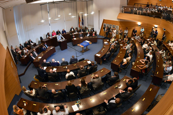 Mehrere Ausschüsse der Stadtverordnetenversammlung tagen im Wiesbadener Rathaus sowie ein Ausschuss im Bürgerhaus Kostheim