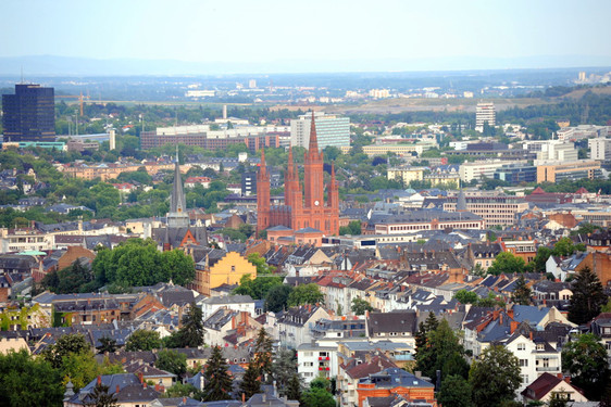 Das Tiefbau- und Vermessungsamt führt am Wochenende Luftbildbefliegungen über Wiesbaden durch.