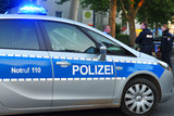 Frau im Bus sexuell in Wiesbaden-Biebrich belästigt. Polizei ermittelt.