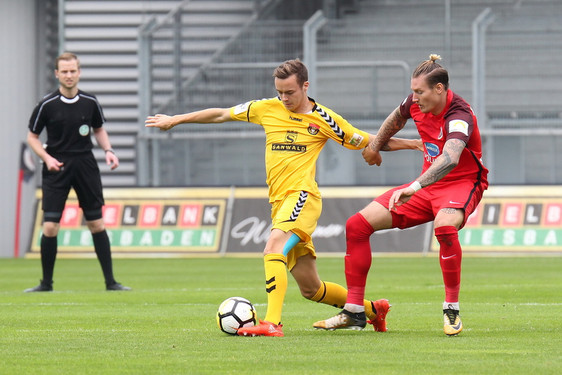 SV Wehen Wiesbaden zum Abschluss in der Englischen Woche gegen SG Sonnenhof Großaspach