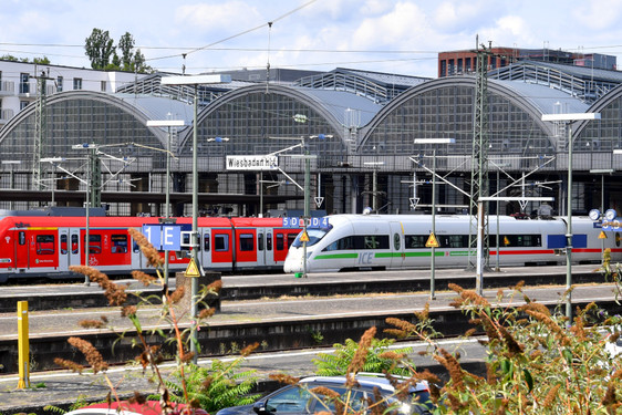 Nach über sechs Monaten ist der Wiesbadener Hauptbahnhof seit heute wieder erreichbar