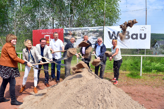 Spatenstich für den Neubau der Grundschule Breckenheim am Dienstag, 3. Mai 2022