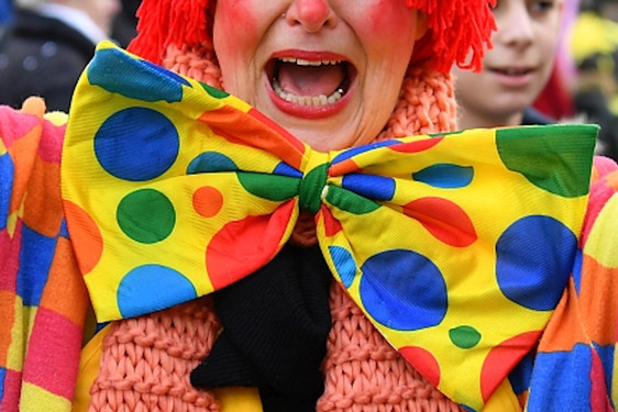 Am 11. August kommt ein Clown zu den Kindern auf dem Gräselberg.