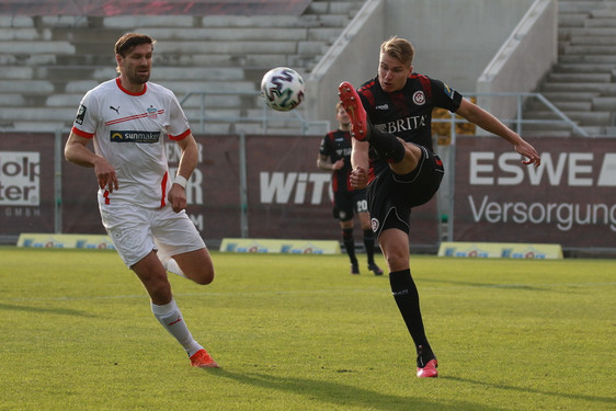 SV Wehen Wiesbaden zum Abschluss der Englischen Woche beim FSV Zwickau. Die Rot-Schwarzen wollen in die Erfolgsspur zurückkehren