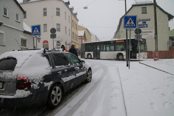 Viel Unfälle auf Schneeglatten Straßen in Wiesbaden und der Region