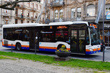 Ohne Stress und Parkplatzsuche mit dem Bus zum Theatrium in die Wiesbadener Innenstadt.