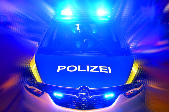 Zwei kriminelle Frauen auf frischer Tat erwischt und festgenommen von der Polizei in Wiesbaden.