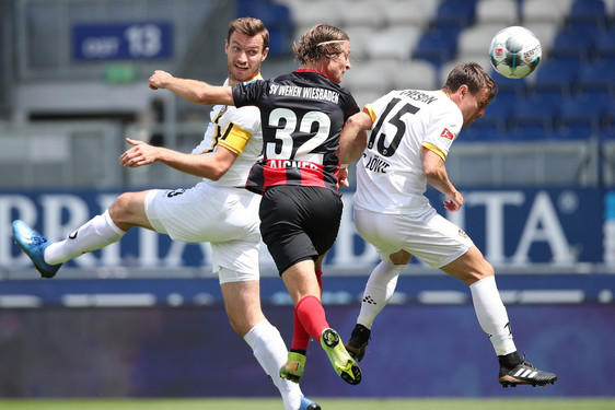 SV Wehen Wiesbaden im Kellerduell gegen SG Dynamo Dresden