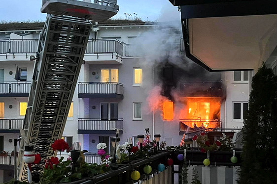 In einem Mehrfamilienhaus in Erbenheim hat es am Donnerstagmorgen gebrannt.