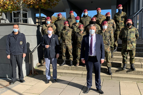 Soldatinnen und Soldaten der Bundeswehr unterstützen das Wiesbadener Gesundheitsamt.
