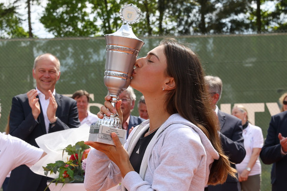 Elina Avanesyan siegt bei den Wiesbaden Tennis Open
