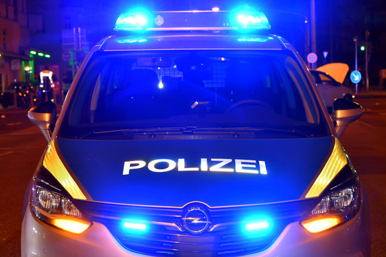 Ein betrunkener Autofahrer hat im Baustellenbereich der Salzbachtalbrücke einen Unfall verursacht.