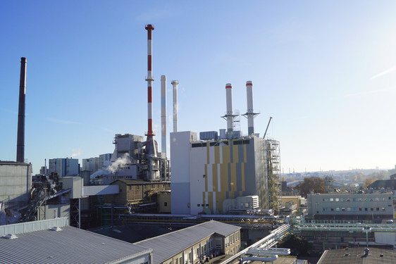 Im Industriepark Kalle-Albert entsteht ein neuer Gas- und Dampf-Kraftwerkskomplex.