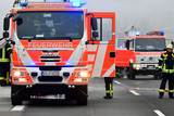 Gefahrstoffaustritt in Mainz-Kostheim: Ein Großaufgebot von der Feuerwehr ist am Montagabend bei Essity Operations im Einsatz.