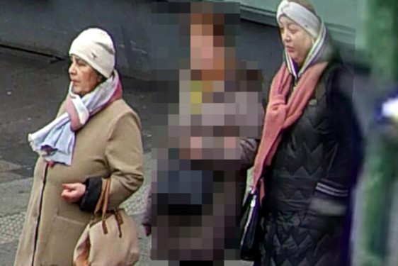 Die Polizei sucht mit Bildern nach zwei Trickbetrügerinnen in Wiesbaden.