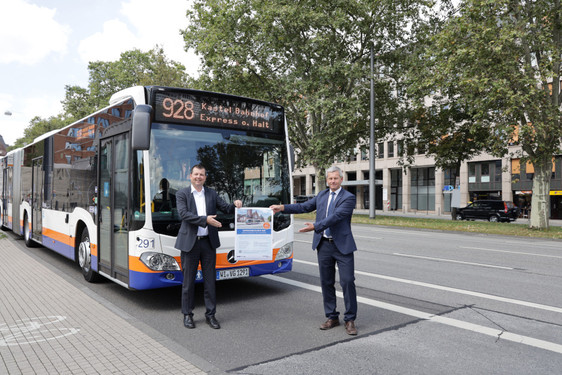 Ab Montag verkehrt zwischen dem Wiesbadener Hauptbahnhof und dem Bahnhof Mainz-Kastel eine neue Expressbuslinie.