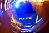 Illegale Autorennen zwischen zwei Pkw am Sonntagabend in Wiesbaden. Die Polizei konnte einen Wagen stoppen. Mehrere Führerscheine sichergestellt.