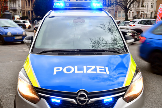 Erneut zahlreiche Fahrzeuge im Bereich der Wiesbadener Innenstadt beschädigt. Die Polizei ermittelt.