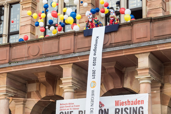 Besondere Übergabezeremonie zum Wiesbadener Rathaus - Dacho-Vorsitzender Simon Rottloff erhält Schlüssel
