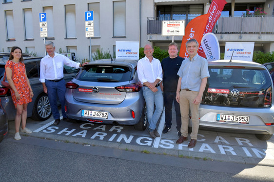 Die Stadt Wiesbaden hat die erste von 35 neuen Carsharing-Stationen eröffnet.