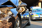 Am Dienstagabend kam es in Wiesbaden-Biebrich zu einer Verkehrsunfallflucht, bei der ein Sachschaden von über 20.000 Euro entstand. Der Fahrer konnte von der verständigten Polizei festgenommen werden.