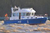 Sportbootunfall: Am Freitagabend stieß ein Vierer-Ruderboot und eine Motoryacht im Schiersteiner Hafen zusammen.
