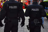 "Gemeinsam sicheres Wiesbaden": Kontrollen innerhalb der Waffenverbotszone durch die Polizei.