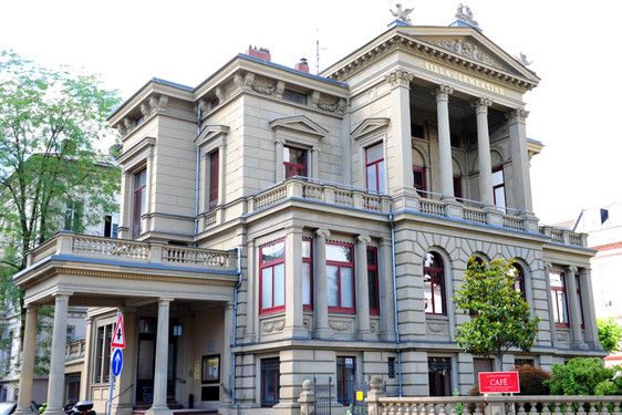 Die Villa Clementine in Wiesbaden ist Gastgeber für die Schreibwerkstatt "Die Schreibwütigen"