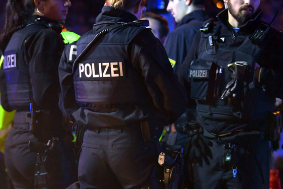 Kontrollen "Sicheres Wiesbaden". Die Polizei war in der Nacht von Mittwoch auf Donnerstag "Christi Himmelfahrt" in der Stadt wieder im Einsatz.