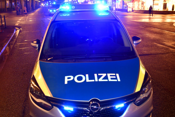 Drei Täter versuchten einen Geldautomatenaufbruch in Wiesbaden-Biebrich aufzubrechen.