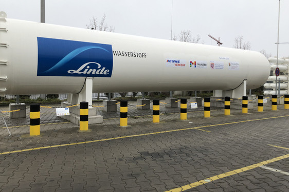 Eröffnung der Wasserstoff-Tankstelle von ESWE Verkehr und Mainzer Mobilität auf dem Betriebsgelände in Wiesbaden.