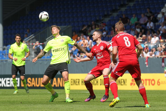 Das Team von Rüdiger Rehm siegte deutlich gegen Hessenligisten Rot-Weiß Hadamar