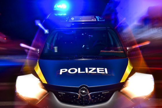 Betrunkener droht im Wiesbadener Hauptbahnhof zwei Polizisten mit der Ansteckung des Coronavirus.