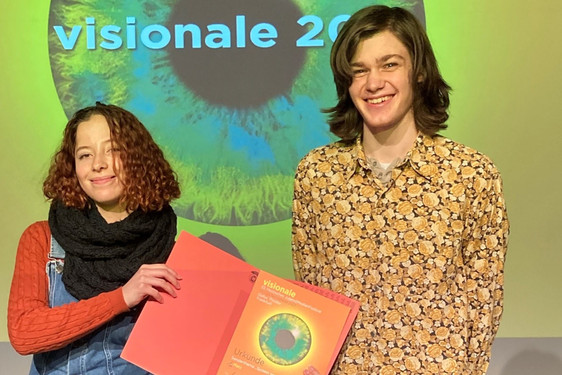 Asra Jones und Moritz Goebel gewinnen die "visionale 2021"