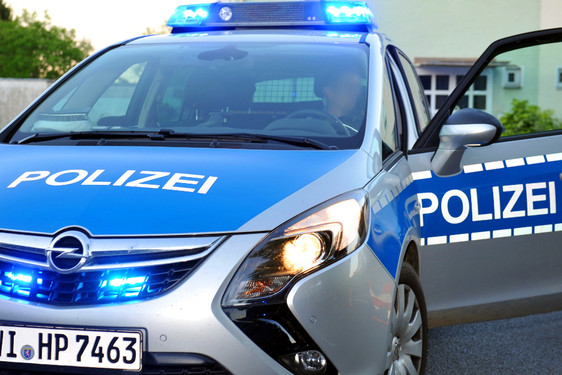 Angriff auf Polizeibeamte in Wiesbaden am Donnerstagabend. Drei Beamten werden verletzt.