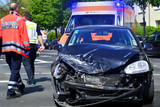 Zu einem Auffahrunfall kam es Montagmorgen Wiesbaden mit zwei Autos. Dabei wurde eine Person verletzt.