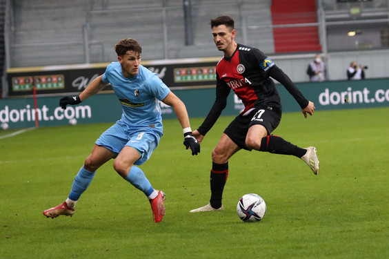 SV Wehen Wiesbaden spielt am Samstagnachmittag gegen SC Freiburg in der BRITA Arena