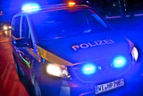 Ein betrunkener E-Rollerfahrer wurde in der Nacht zum Samstag von der Polizei in Wiesbaden festgenommen Wiesbaden.