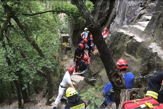Kletterer stürzt im Steilhang bei Trechtingshausen ab - Höhenretter von der Feuerwehr Wiesbaden mit im Einsatz